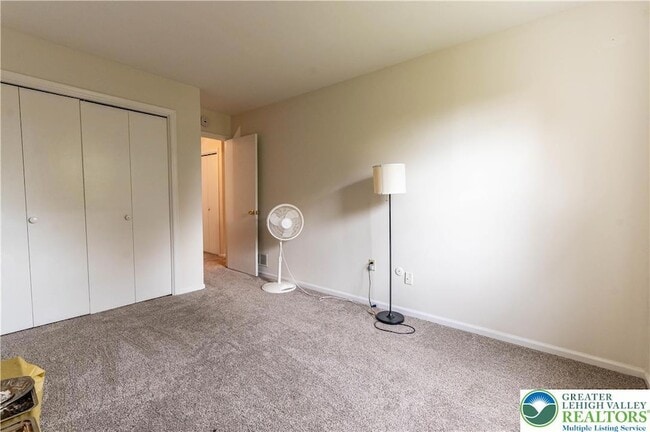 Building Photo - 8315 Countryside Ln