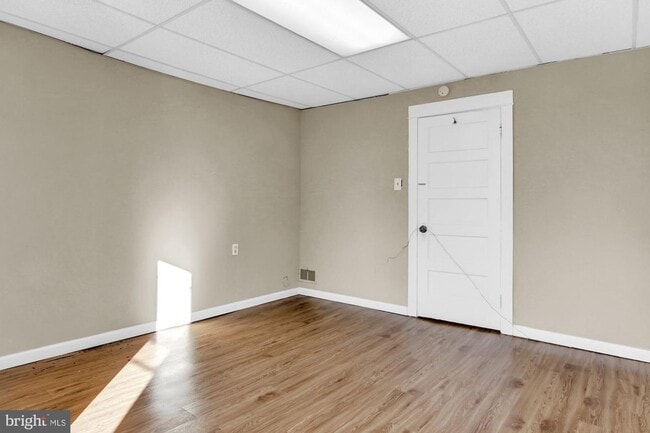 Building Photo - Coming Soon- Spacious 3 Bedroom Home with ...