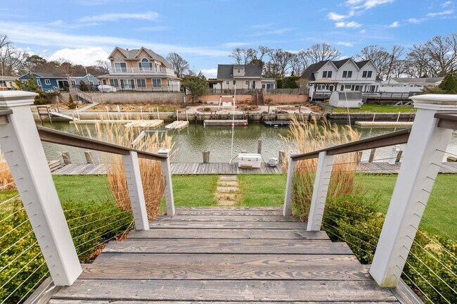 Building Photo - 7 Whiting Rd