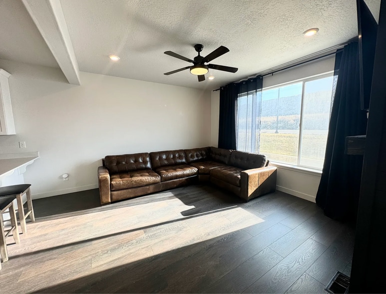 Building Photo - 967 W Tiffany Dale Way