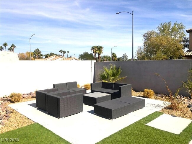 Building Photo - 7148 White Bloom Ave