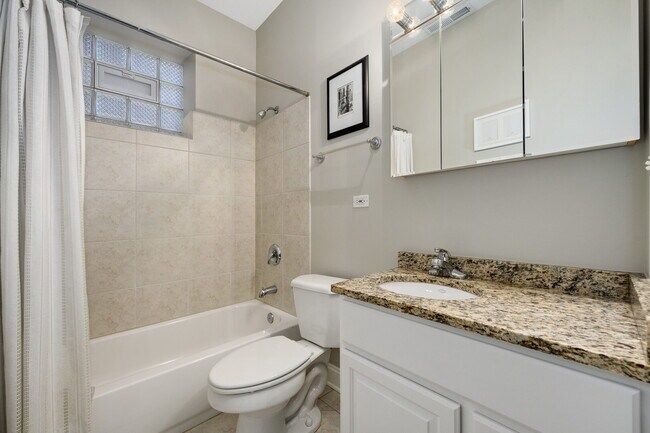 Building Photo - 2512 W Thomas St