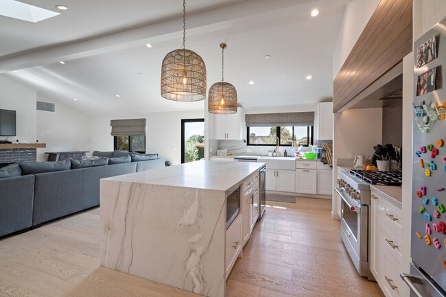 Building Photo - 3116 Calle Fresno