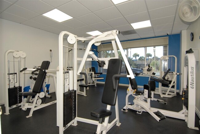 Building Photo - 3900 Galt Ocean Dr