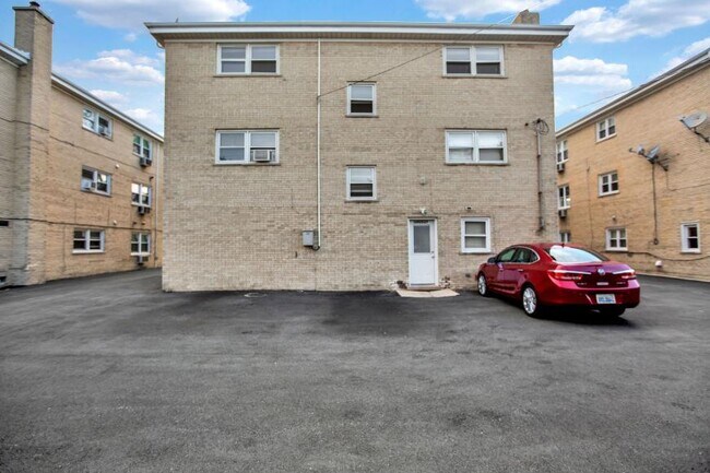 Building Photo - 1 bedroom in OAK LAWN IL 60453