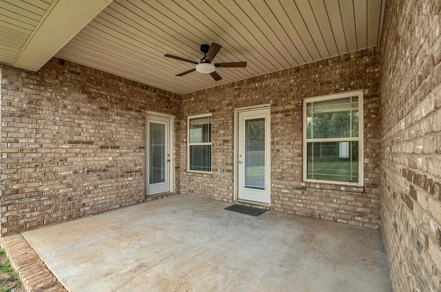 Building Photo - 24580 Silent Spring Dr