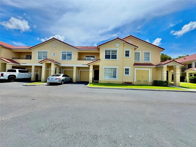 Building Photo - 704 Belmont Ln
