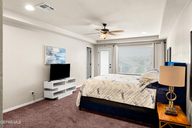 Building Photo - 13232 Emerald Isle St