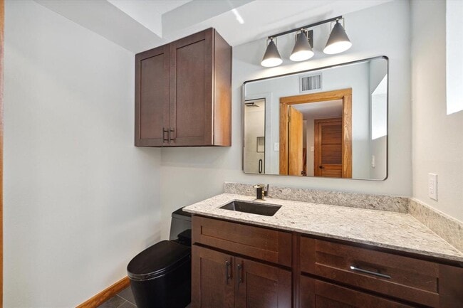 Building Photo - 1503 Fairview St