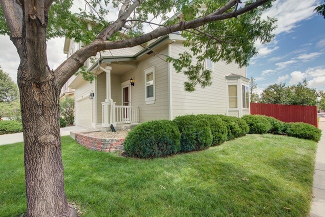 Building Photo - Beautiful home with 3 bedrooms, 2 1/2 bathrooms, 2-car garage ready to move in!  NO PETS & NO SMO...