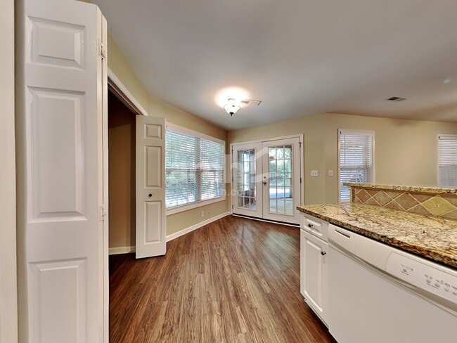 Building Photo - 1520 Arden Court