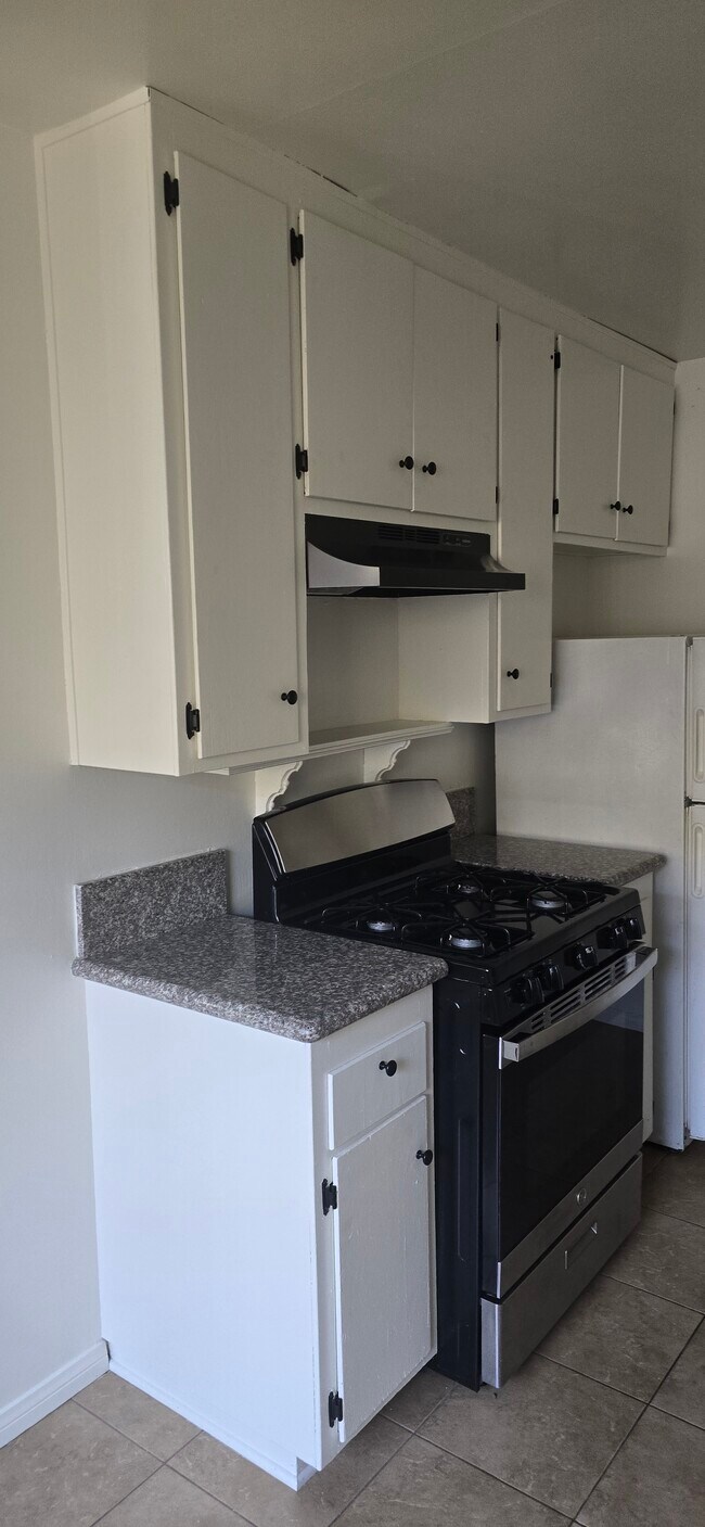 Kitchen - 369 Waldo Ave