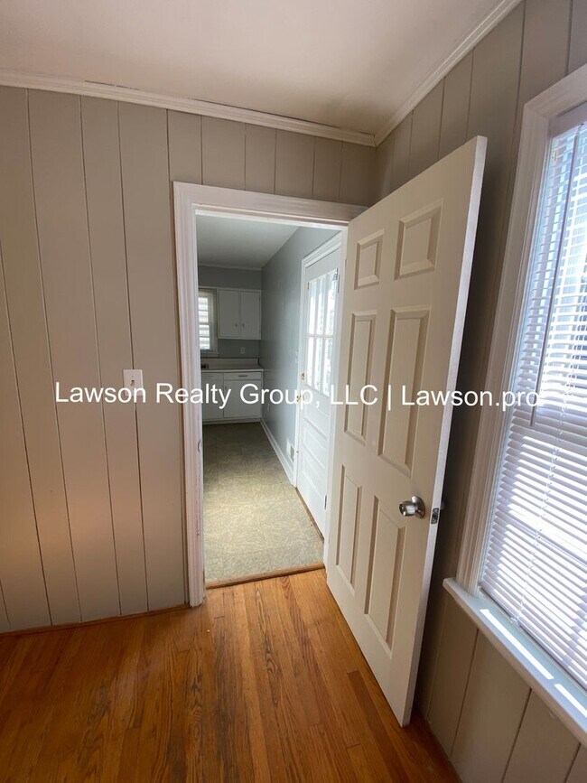 Building Photo - Raleigh Court -Three Bedroom Ranch with Basement