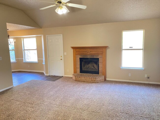 Building Photo - Charming 3 bedroom 2 bath home in Killeen!!