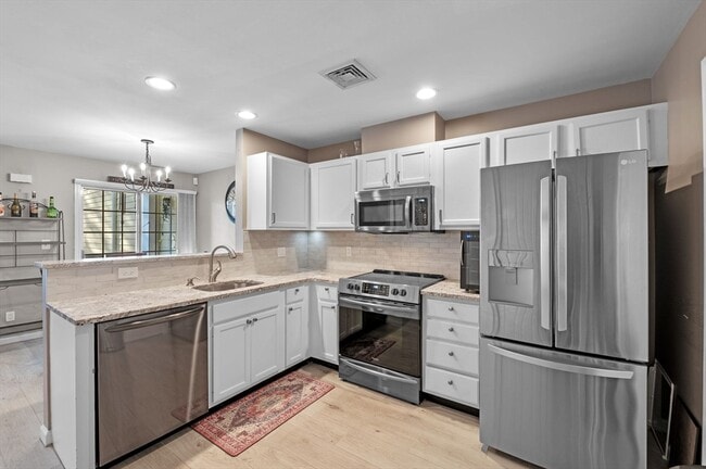 Building Photo - 709 Gazebo Cir