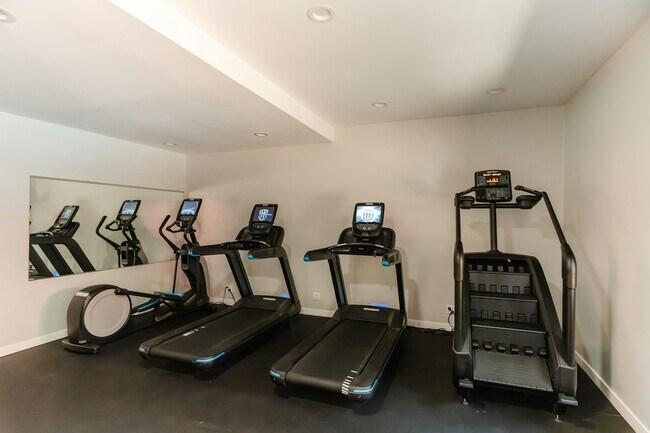 Building Photo - 2700 Cahuenga Blvd