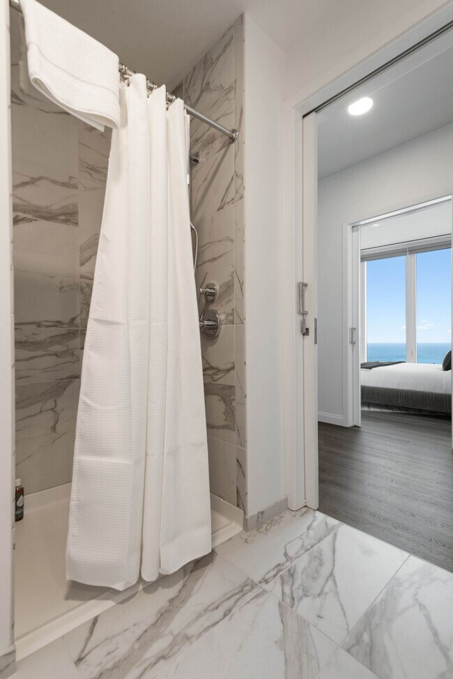 Building Photo - 1000 S Michigan Ave