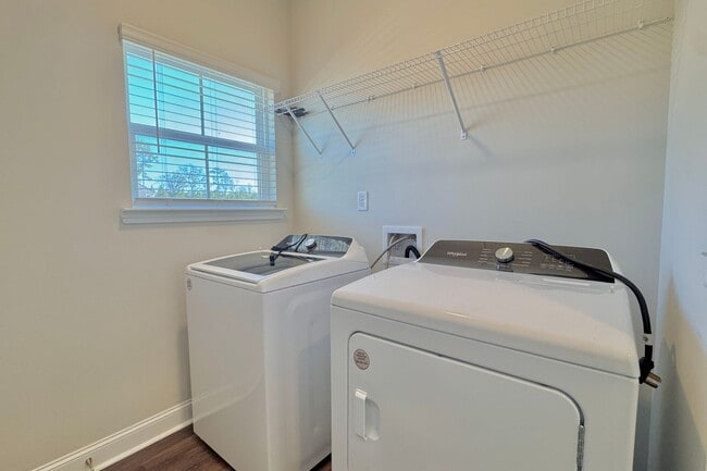 Building Photo - AVAILABLE NOW! (One Pet Maximum)