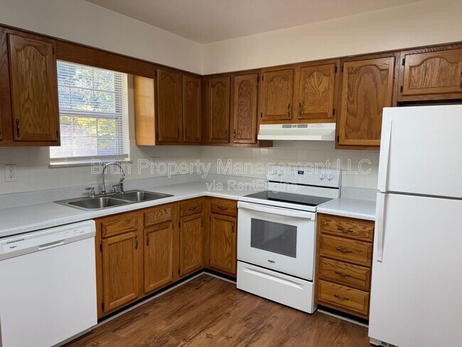 Building Photo - 5036 Willoway Dr