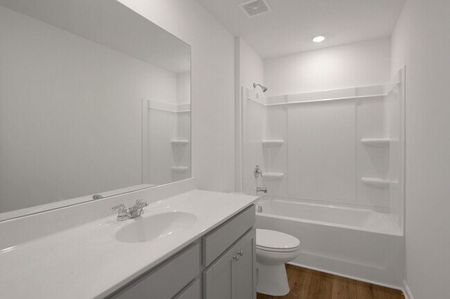 Building Photo - Stunning 4BR House in Hampton