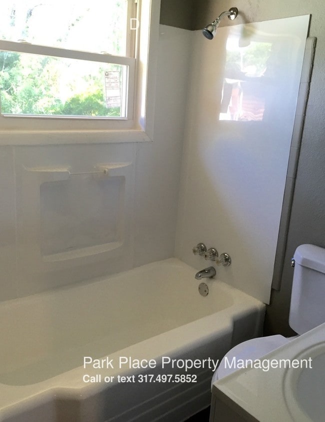 Building Photo - 5854 Laurel Hall Dr