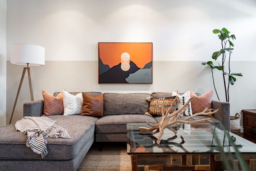 Building Photo - 109 W Montecito Wy