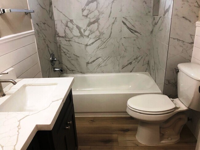 Building Photo - 3022 School St