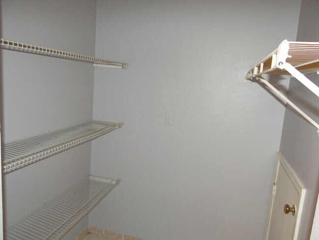 Building Photo - 1400 Gandy Blvd N