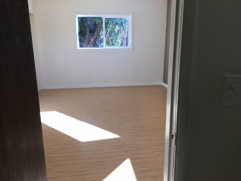 Building Photo - 1959 Puowaina Dr