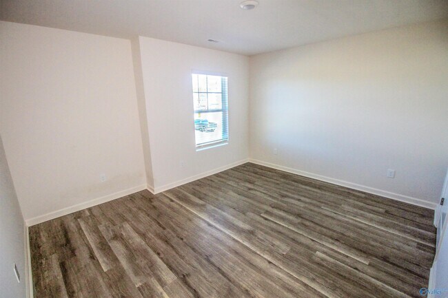 Building Photo - 167 Maple Spg Trl