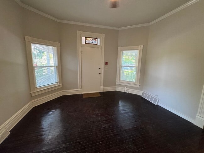 Building Photo - Large 4/2.5 House in S Rome $1,395