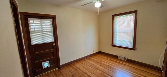 Building Photo - House for Rent in Southwest City