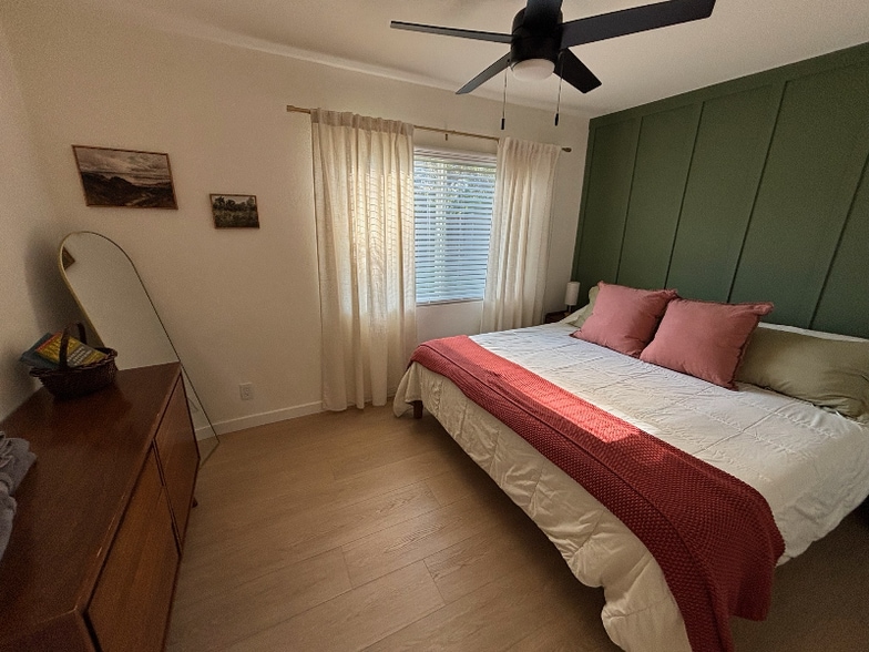 Building Photo - 1095 Calle Jazmin