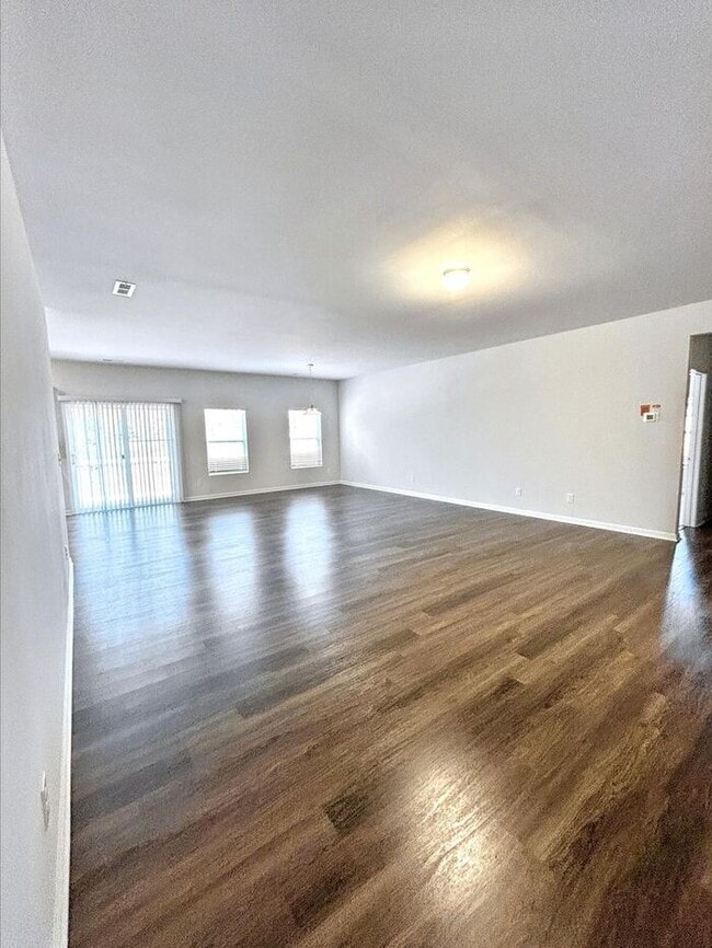 Building Photo - 1393 Karriker Ln
