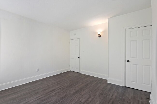 Building Photo - Bright 2 Bedroom, 1 Bath Home in Harrisburg, Pa!