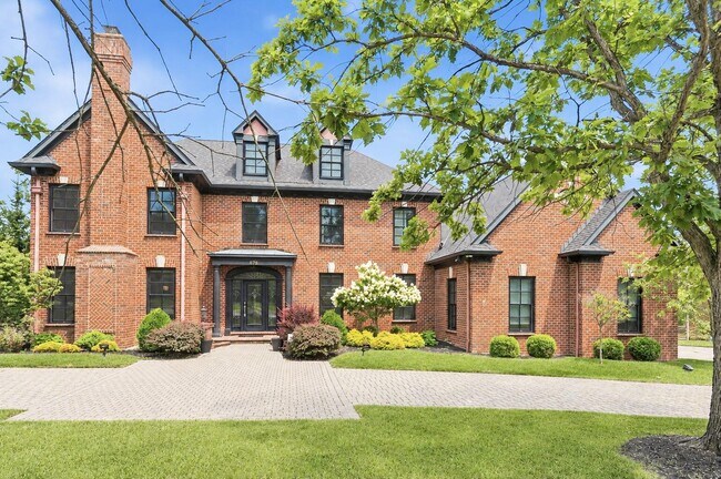 Building Photo - 678 Canterbury Dr