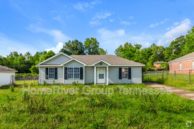 Building Photo - 1441 Reata Pass