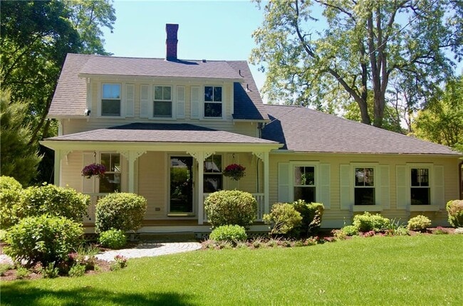 Primary Photo - 38 Adelaide Ave
