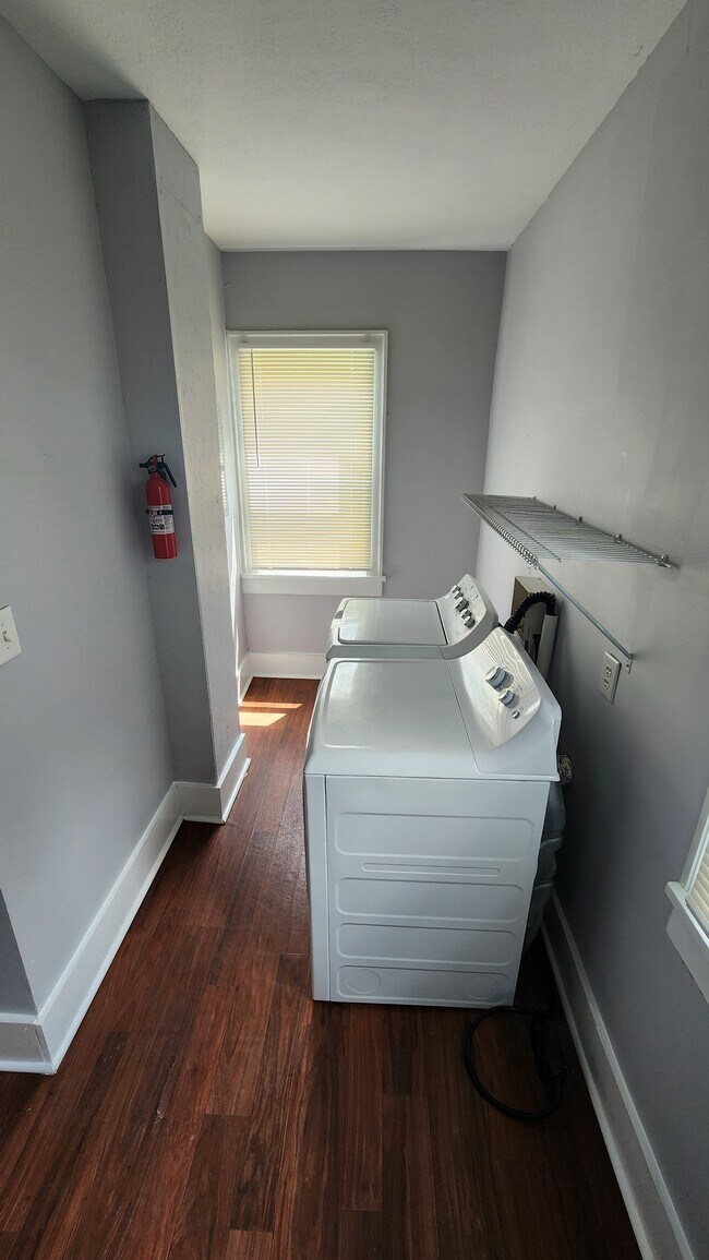 Building Photo - 741 E Morris St