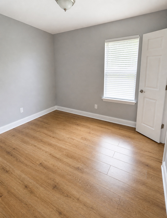 Building Photo - Great brick home located in Waterford Village OS