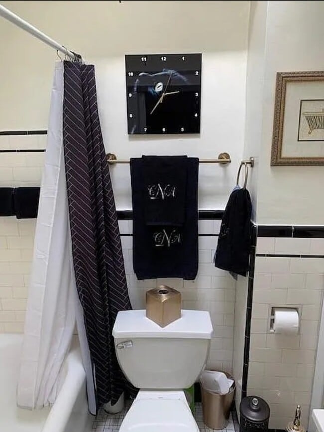 Building Photo - 690 Pont Reading Rd