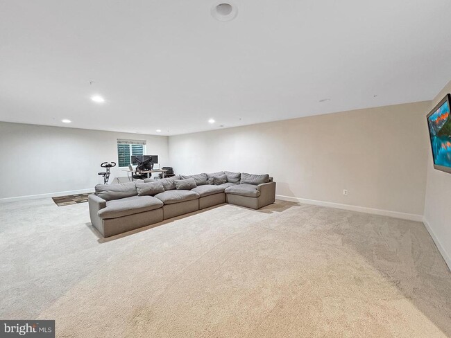 Building Photo - 221 Red Oak Ridge Pl