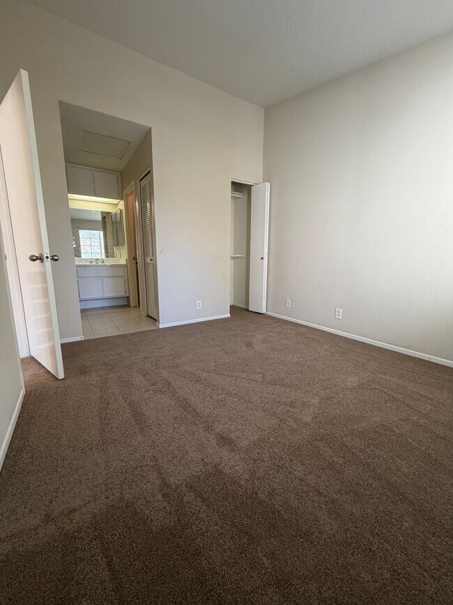 Building Photo - 79 Gaviota