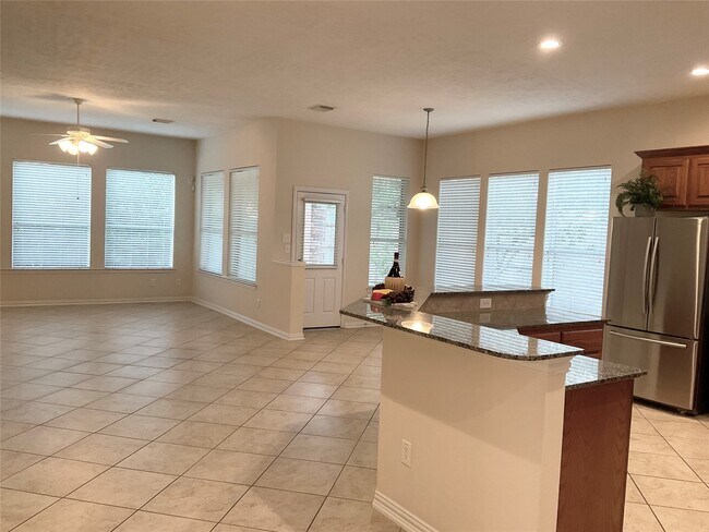 Building Photo - 6 Dragon Hill Pl