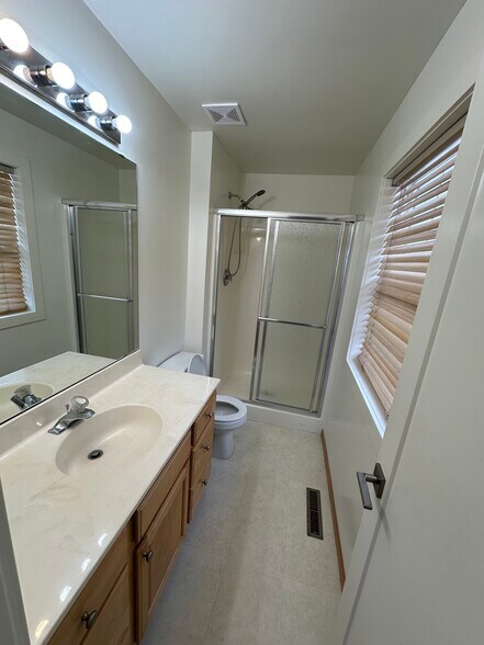 Master Bathroom - 813 Alysheba Rd
