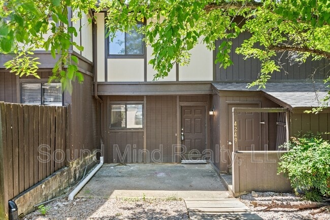 Building Photo - 4249 Lake Ridge Dr