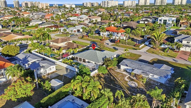 Building Photo - 510 106th Ave N