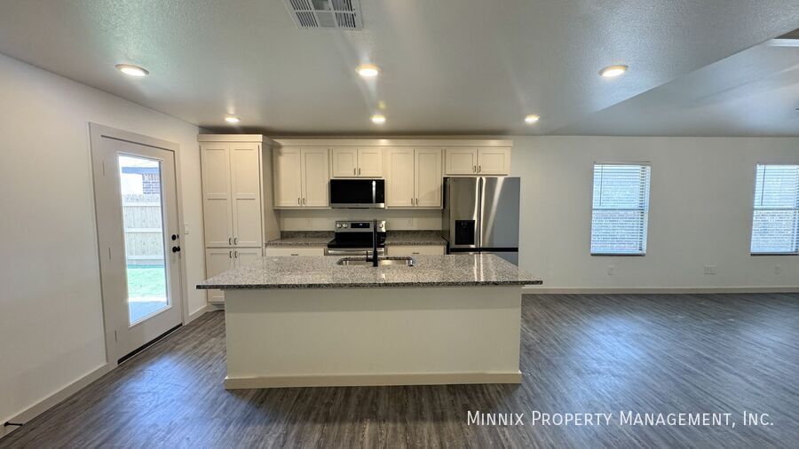 Building Photo - 8005 Date Ave