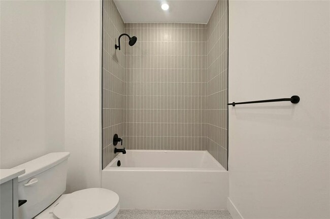 Building Photo - 1701 Simond Ave Ave