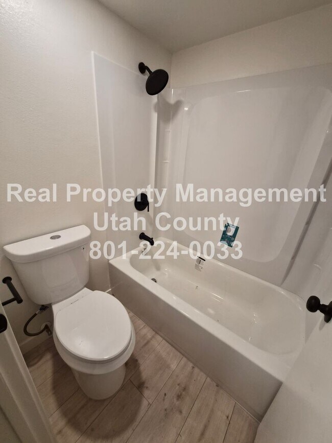 Building Photo - 1146 W 100 N